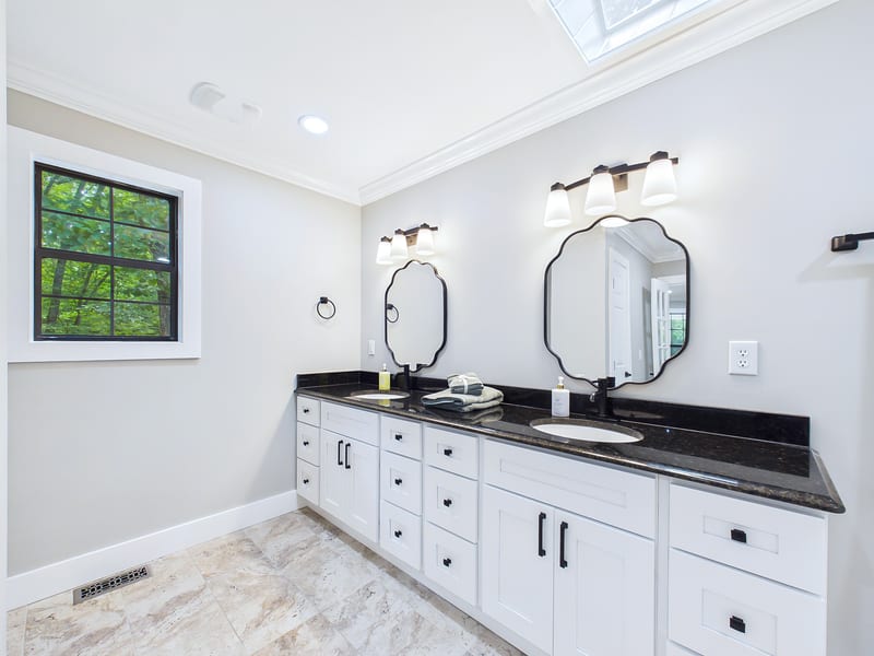 042